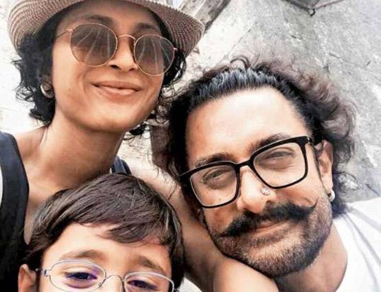 आमिर और शाहरुख फैमिली संग मना रहे हैं हॉलिडे