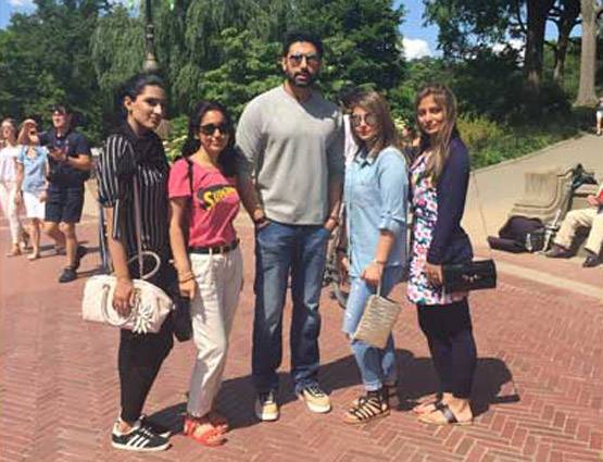 अभिषेक-ऐश ऐसे मना रहे हैं छुट्टियां, तस्वीरें हुई वायरल...