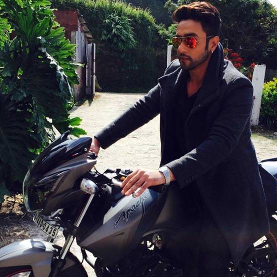 कोई हीरो का बेटा तो कोई डायेक्टर का, फिर भी सुपरफ्लॉप हैं ये एक्टर्स