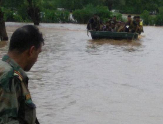 बाढ़ से गुजरात-राजस्थान में त्राहिमाम, सांचौर में 41 लोग किए गए रेसक्यू