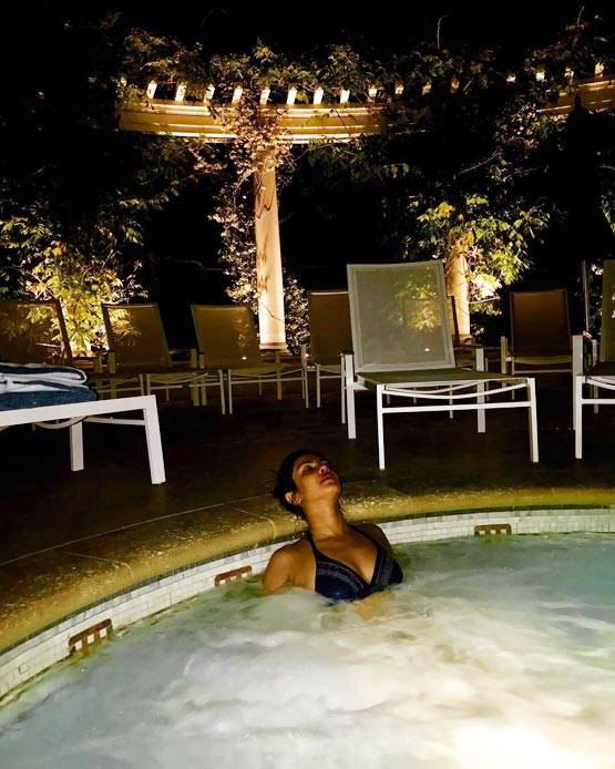 शाहरुख 8 करोड़, तो सनी लियोनी 25 लाख रु, शादी में परफॉर्म के लिए ये है CELEBS की Fees