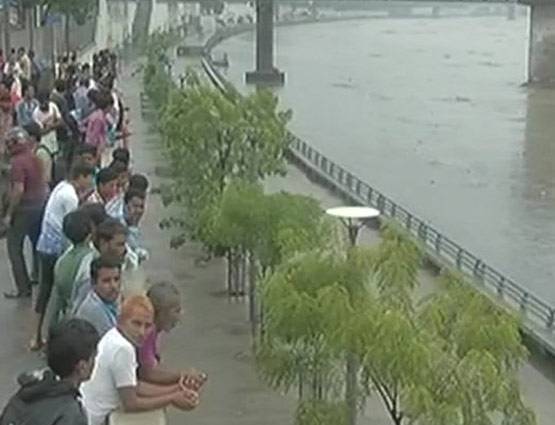 बाढ़ से गुजरात-राजस्थान में त्राहिमाम, सांचौर में 41 लोग किए गए रेसक्यू