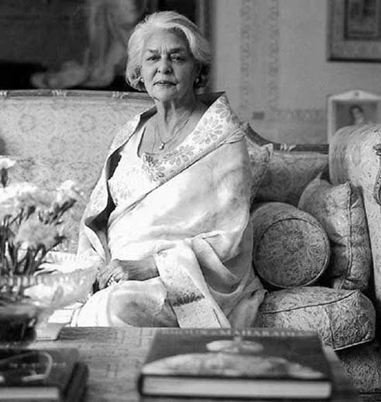 दुनिया की 10 खूबसूरत महिलाओं में शामिल थीं गायत्री देवी, जीती थीं रॉयल जिंदगी