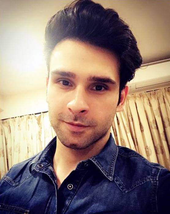 कोई हीरो का बेटा तो कोई डायेक्टर का, फिर भी सुपरफ्लॉप हैं ये एक्टर्स