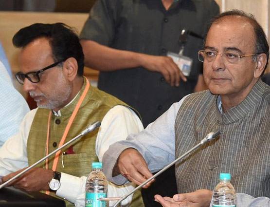 GST: आपकी थाली की ये चीजें अब TAX FREE, पिज्जा-बर्गर महंगा