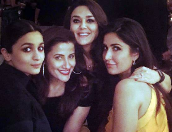 कटरीना पर फिदा हुई आलिया, चूमकर किया बर्थडे विश...