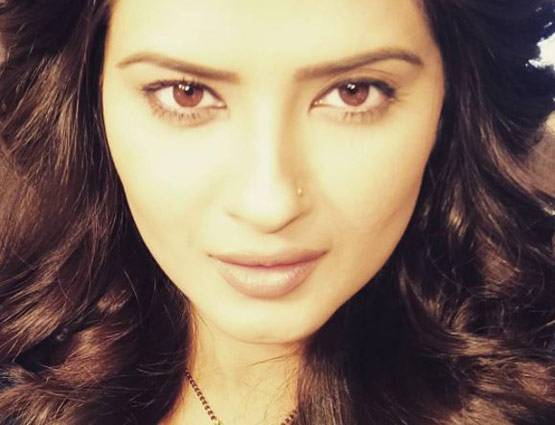 महाभारत के कर्ण की बहू है ये एक्ट्रेस, पर्दे पर नहीं रोमांस की इजाजत