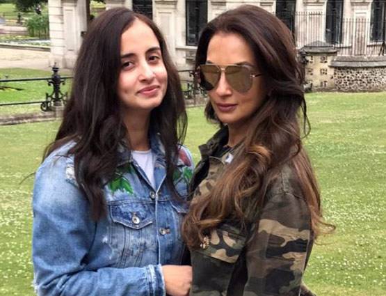 अरबाज से लिया तलाक लेकिन देवरानी के साथ घूम रही हैं मलाइका