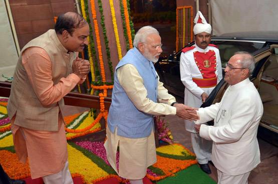 जीएसटी पर मिडनाइट मेगा शो की 10 यादगार तस्वीरें