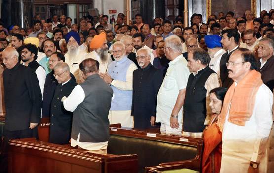 जीएसटी पर मिडनाइट मेगा शो की 10 यादगार तस्वीरें