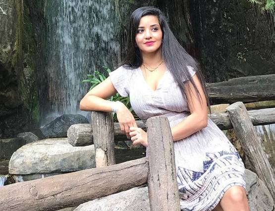 पूल में RELAX कर रही इस बिग बॉस कन्टेस्टेंट का बिकिनी फोटो वायरल