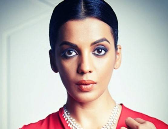 बचपन में तेल बेचती थीं मुग्धा, बिना शादी के रहती हैं 18 साल बड़े एक्टर के साथ