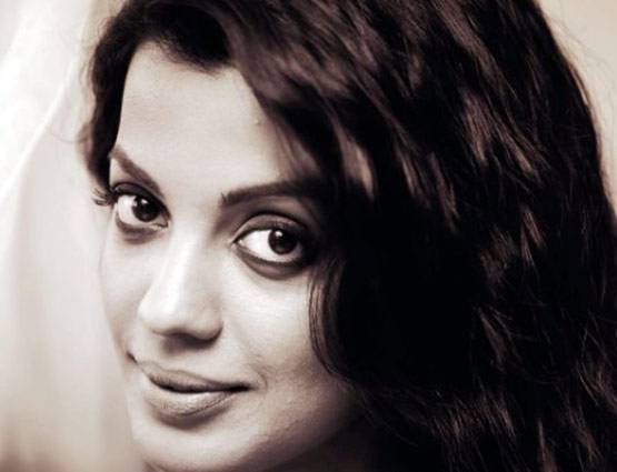 बचपन में तेल बेचती थीं मुग्धा, बिना शादी के रहती हैं 18 साल बड़े एक्टर के साथ