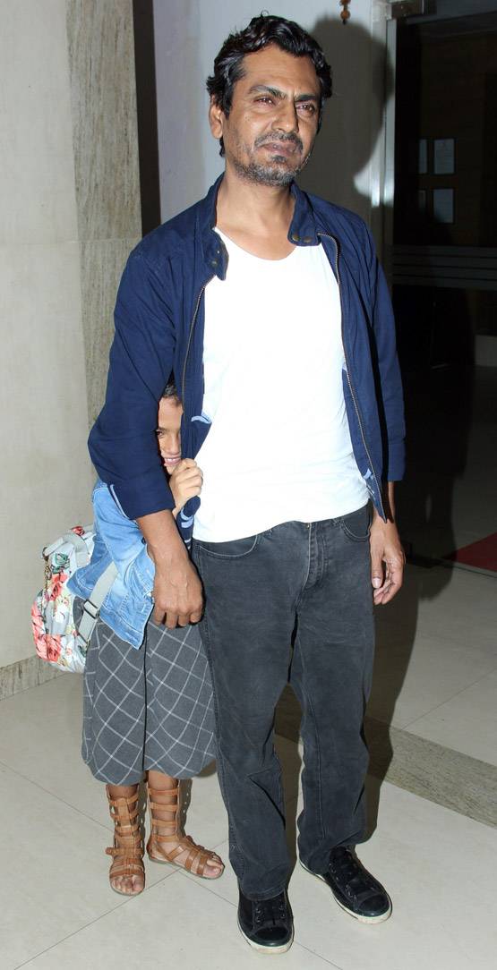 और बच्चों से बहुत अलग है नवाजुद्दीन सिद्दीकी की बेटी, देखें PHOTOS