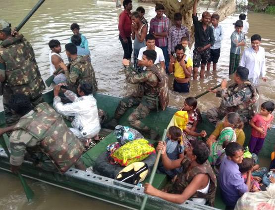 गुजरात में बाढ़ से हाहाकार, अब तक 123 लोगों की गई जान