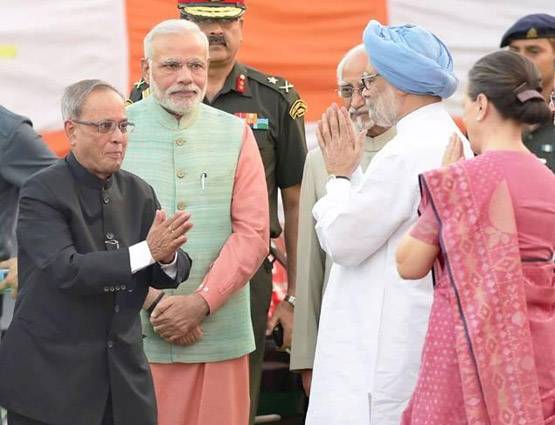 PHOTOS: ऐसी थी प्रणब दा और सोनिया गांधी के बीच की केमिस्ट्री