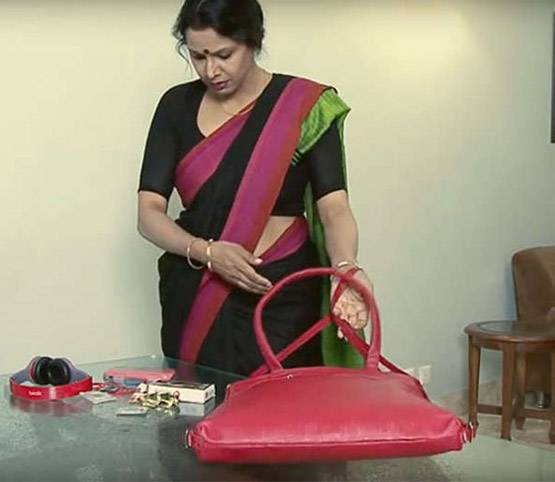 बेटी के बैग वाला प्रैंक है यू-ट्यूब पर वायरल, लाखों बार देखा जा चुका है