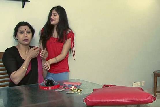 बेटी के बैग वाला प्रैंक है यू-ट्यूब पर वायरल, लाखों बार देखा जा चुका है