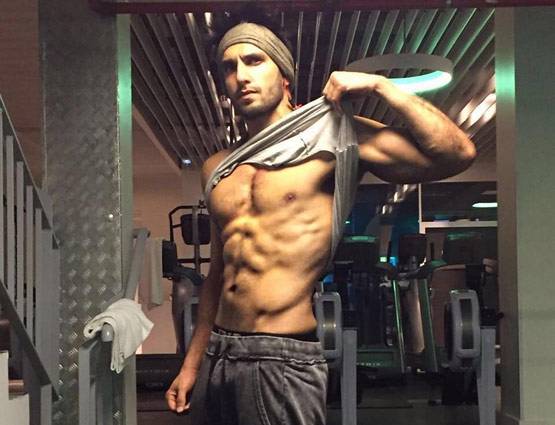 एक चांस के लिए सेट पर चाय-समोसे लाते थे रणवीर सिंह, पिता ने लगाए थे पहली फिल्म में पैसे