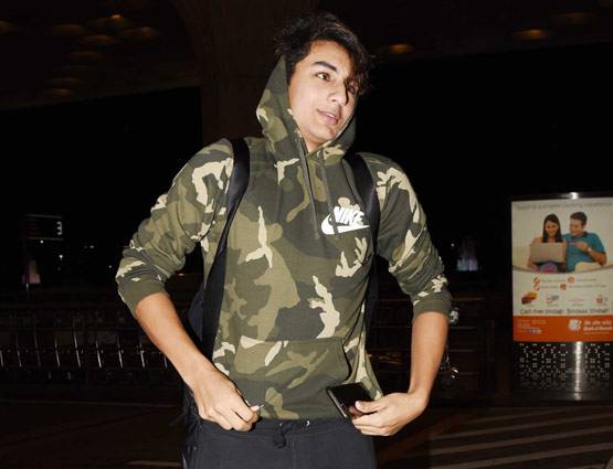 सारा-इब्राहिम संग निकले सैफ अली खान, करीना और तैमूर नहीं आए साथ