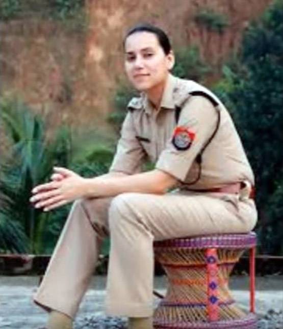 किसी पर बनी फिल्म तो किसी पर हो रहा है रिसर्च, ये हैं देश की 10 बेमिसाल महिला IAS-IPS अफसर