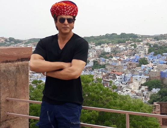 पगड़ी पहन शाहरुख तैयार, ये लुक देख आप भी कहेंगे वाह-वाह
