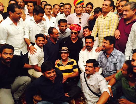 पगड़ी पहन शाहरुख तैयार, ये लुक देख आप भी कहेंगे वाह-वाह