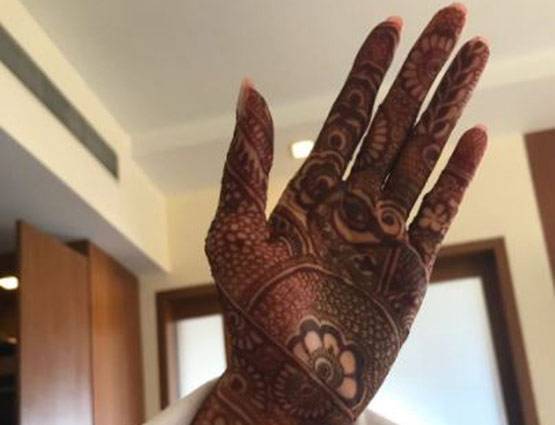 भाई की शादी में खूब नाची बाहुबली की ये एक्ट्रेस, दिखा देसी अंदाज