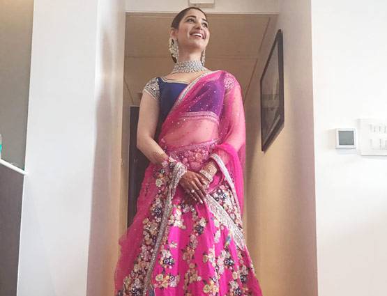 भाई की शादी में खूब नाची बाहुबली की ये एक्ट्रेस, दिखा देसी अंदाज