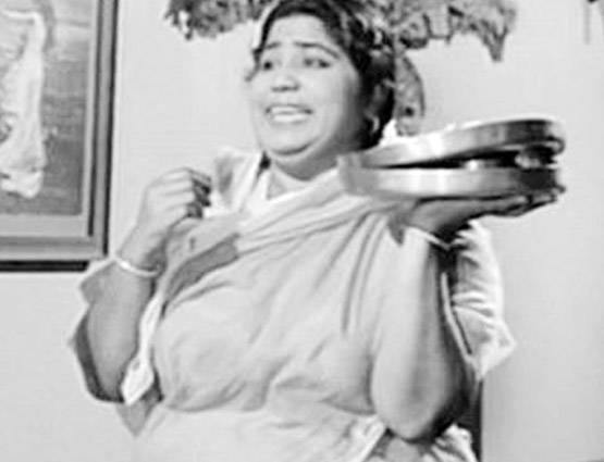 बचपन में खो दिया था मां-बाप को, दिलीप कुमार ने रखा टुन टुन नाम