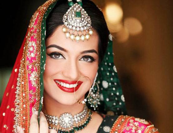 हरतालिका तीज पर करें 16 श्रृंगार, अखंड सौभाग्य का मिलेगा वरदान