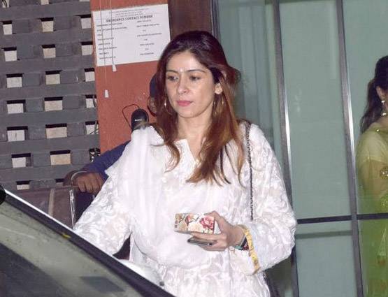 बहन अर्पिता के घर बप्पा के दर्शन करने पहुंचे सलमान, मलाइका से लेकर यूलिया तक ये CELEBS भी आए नजर