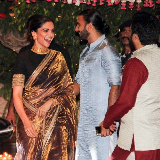 मुकेश अंबानी के गणेशोत्सव में रणवीर-दीपिका का LOVE IS IN THE AIR, देखें PHOTOS