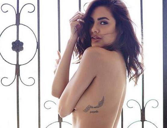 अनार के साथ Topless हुईं ईशा गुप्ता, सोशल मीडिया पर पड़ रहीं गालियां