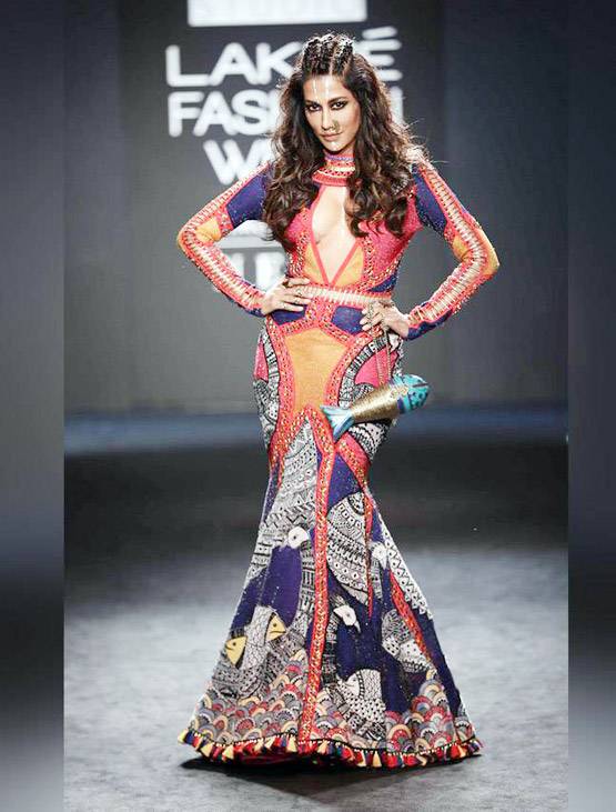 LFW2017 में MALFUNCTION का शि‍कार हुईं चित्रांगदा!