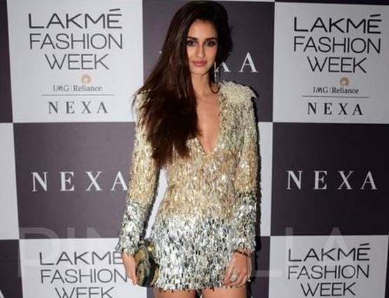 दिशा पटानी ने शेयर की BACKLESS फोटो, लोगों ने कहा- PORNSTAR बन जाओ