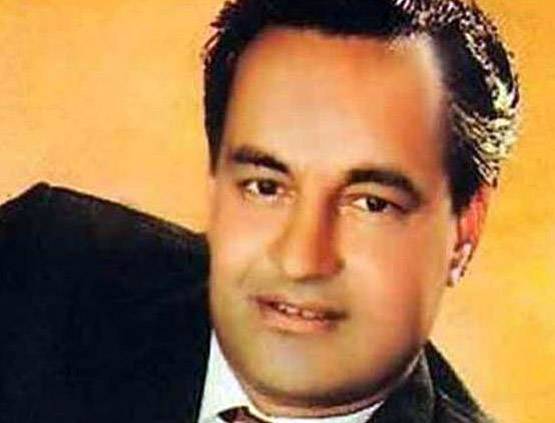 प्यार के एक दीदार के लिए घंटों घर के बाहर खड़ा रहता था ये मशहूर सिंगर