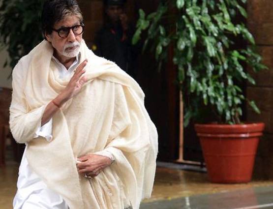 ये है 75 साल के अमिताभ की सक्सेस का राज, बाढ़ जैसे हालात में भी कर रहे काम