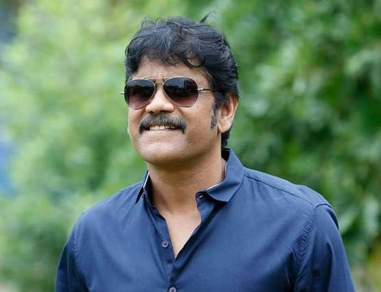 केबीसी होस्ट कर चुके इस एक्टर की वजह से आज भी सिंगल हैं तब्बू