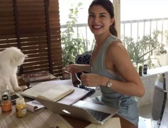 पेशे से पत्रकार रही हैं जैकलीन फर्नांडीज, दलाल से सीखी थी हिंदी