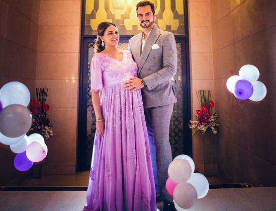 PHOTOS: ईशा देओल के लिए बहन आहना ने रखी सरप्राइज पार्टी