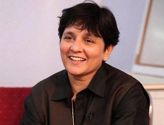 नवरात्र में एक गरबा नाइट के लिए 20 लाख लेती हैं ये सिंगर, पापा को पसंद नहीं था ये काम