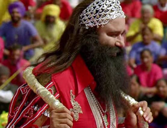 यौन शोषण के आरोप में फंसे हैं राम रहीम, फिल्म से बना चुके हैं रिकॉर्ड