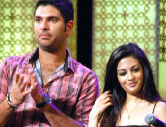 इस क्रिकेटर से होने वाली थी रिया की शादी, सलमान रूश्दी से भी रहा चुका है रिश्ता