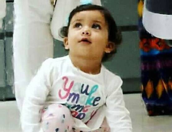 जब बेबी गर्ल मीशा ने काटा अपना 1st बर्थडे केक, PHOTOS वायरल