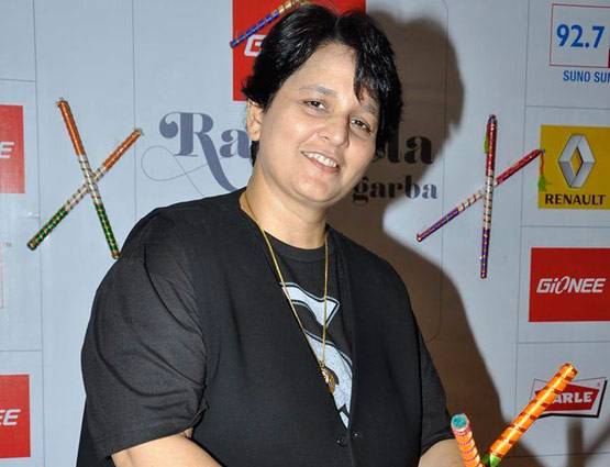 नवरात्र में एक गरबा नाइट के लिए 20 लाख लेती हैं ये सिंगर, पापा को पसंद नहीं था ये काम