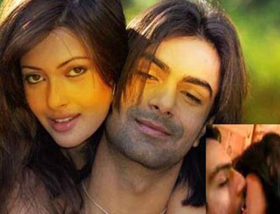 रिया सेन का सेक्स वीडियो हुआ था लीक, अश्मित पटेल के साथ दिखीं INTIMATE