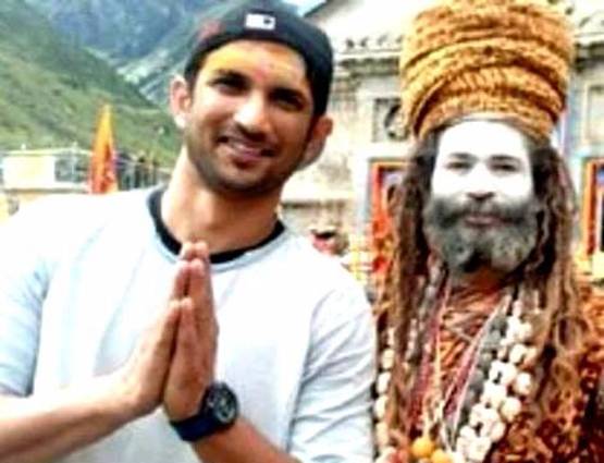 PHOTOS: शूटिंग से पहले 'केदारनाथ' के दर्शन करने पहुंचे सारा-सुशांत