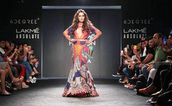 LFW2017 में MALFUNCTION का शि‍कार हुईं चित्रांगदा!