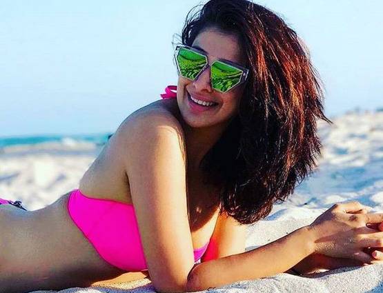 धोनी से रहा था अफेयर, BOLD अवतार में बॉलीवुड आ रही है साउथ की ये सनसनी